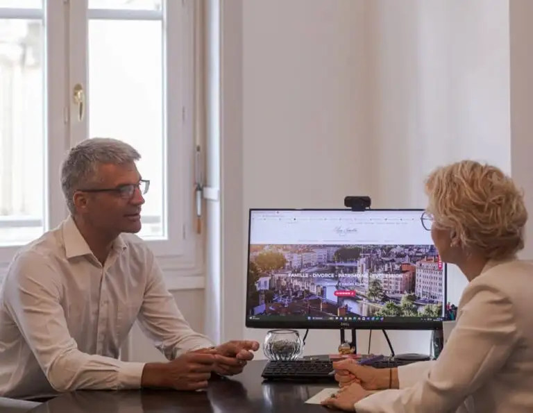 Réunion de travail entre avocats lyonnais